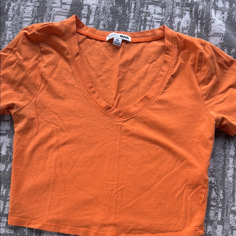 Fashion Nova Orange Crop Tee with V-Neck and Short Sleeves